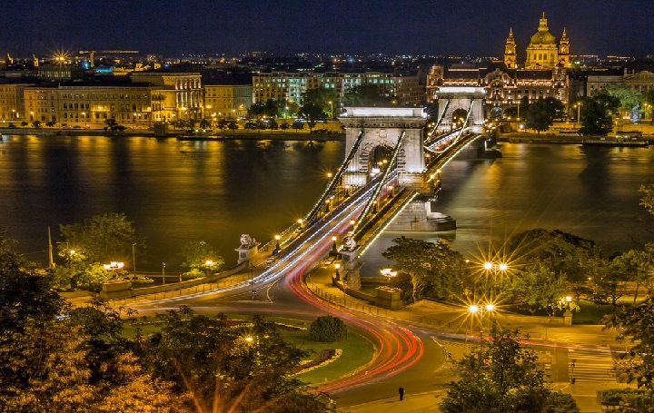 BUDAPEST & il DANUBIO Image